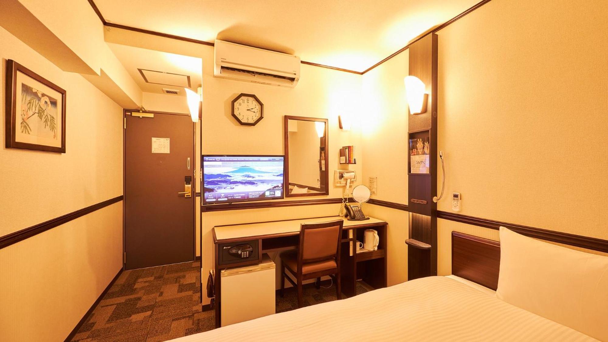 Toyoko Inn Tokyo Eki Yaesu Kita Guchi Szoba fotó