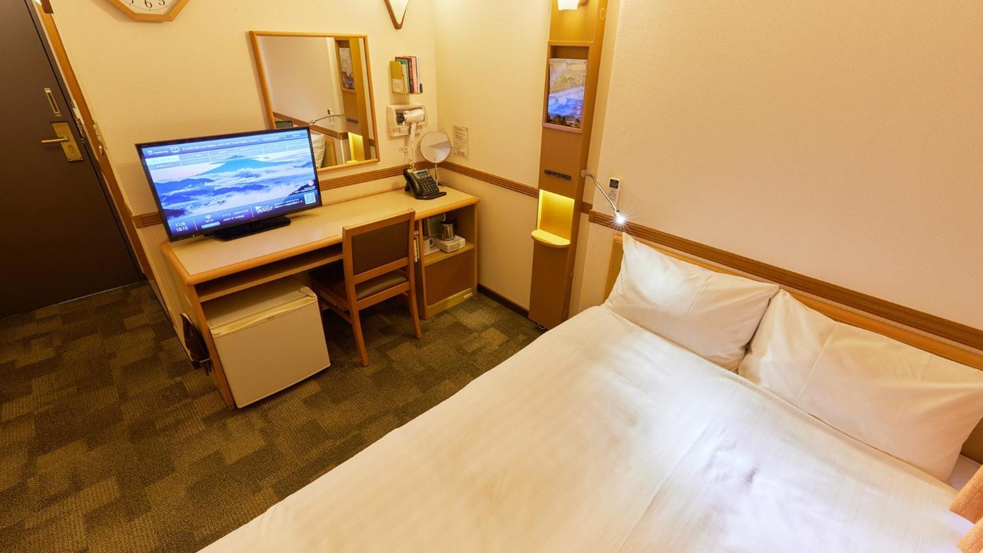 Toyoko Inn Tokyo Eki Yaesu Kita Guchi Szoba fotó