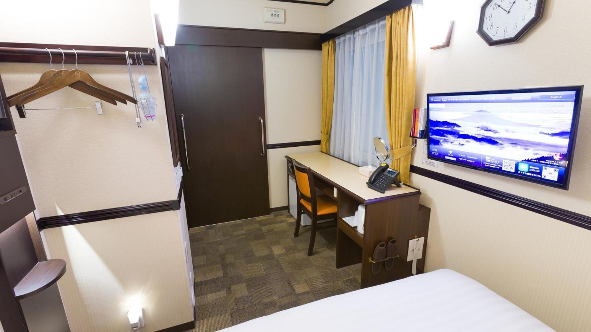 Toyoko Inn Tokyo Eki Yaesu Kita Guchi Szoba fotó