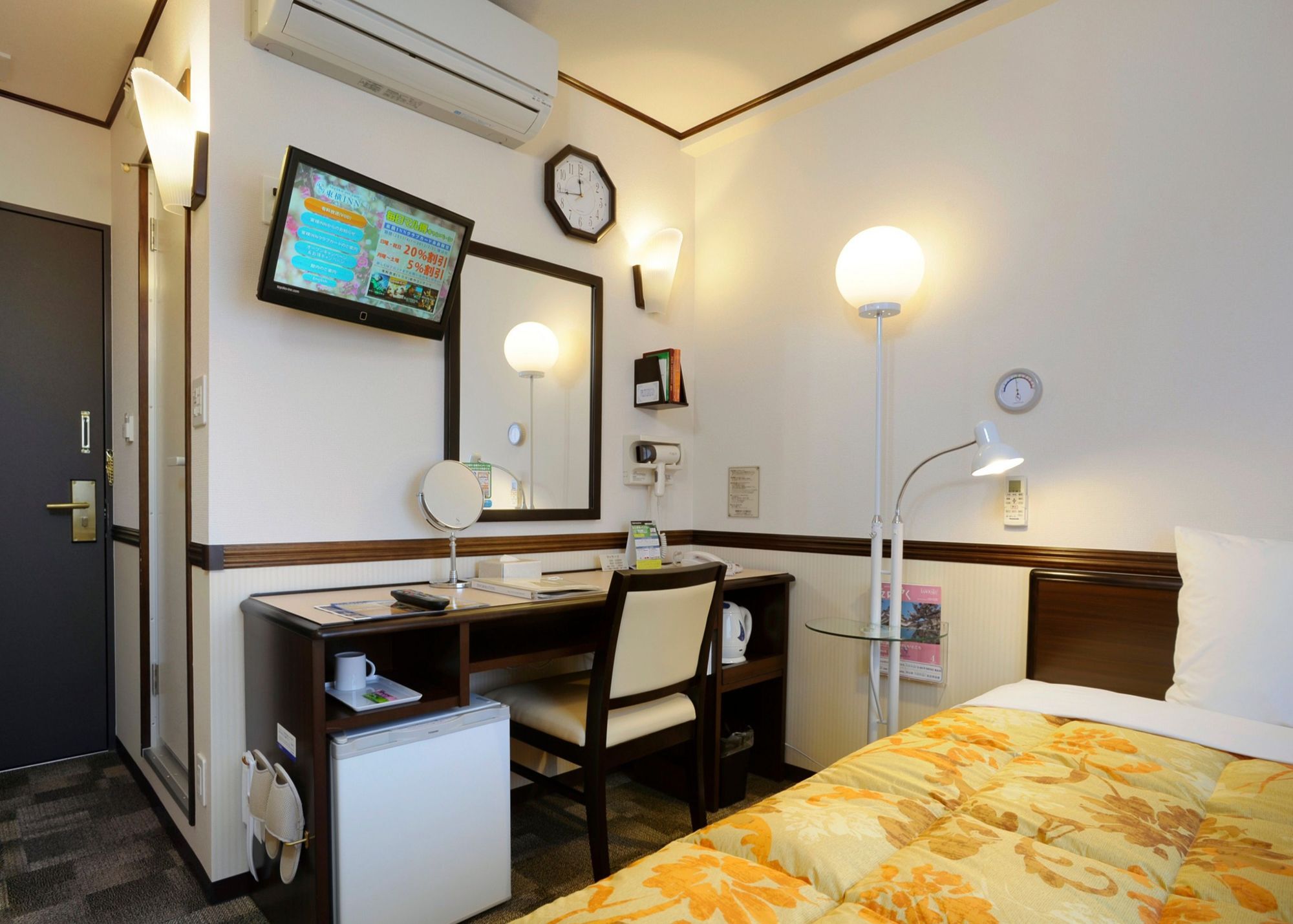 Toyoko Inn Tokyo Eki Yaesu Kita Guchi Kültér fotó